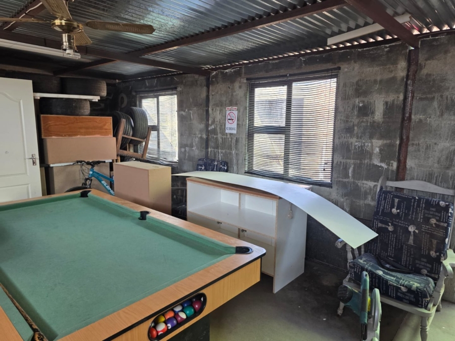 5 Bedroom Property for Sale in Bridgeton Western Cape